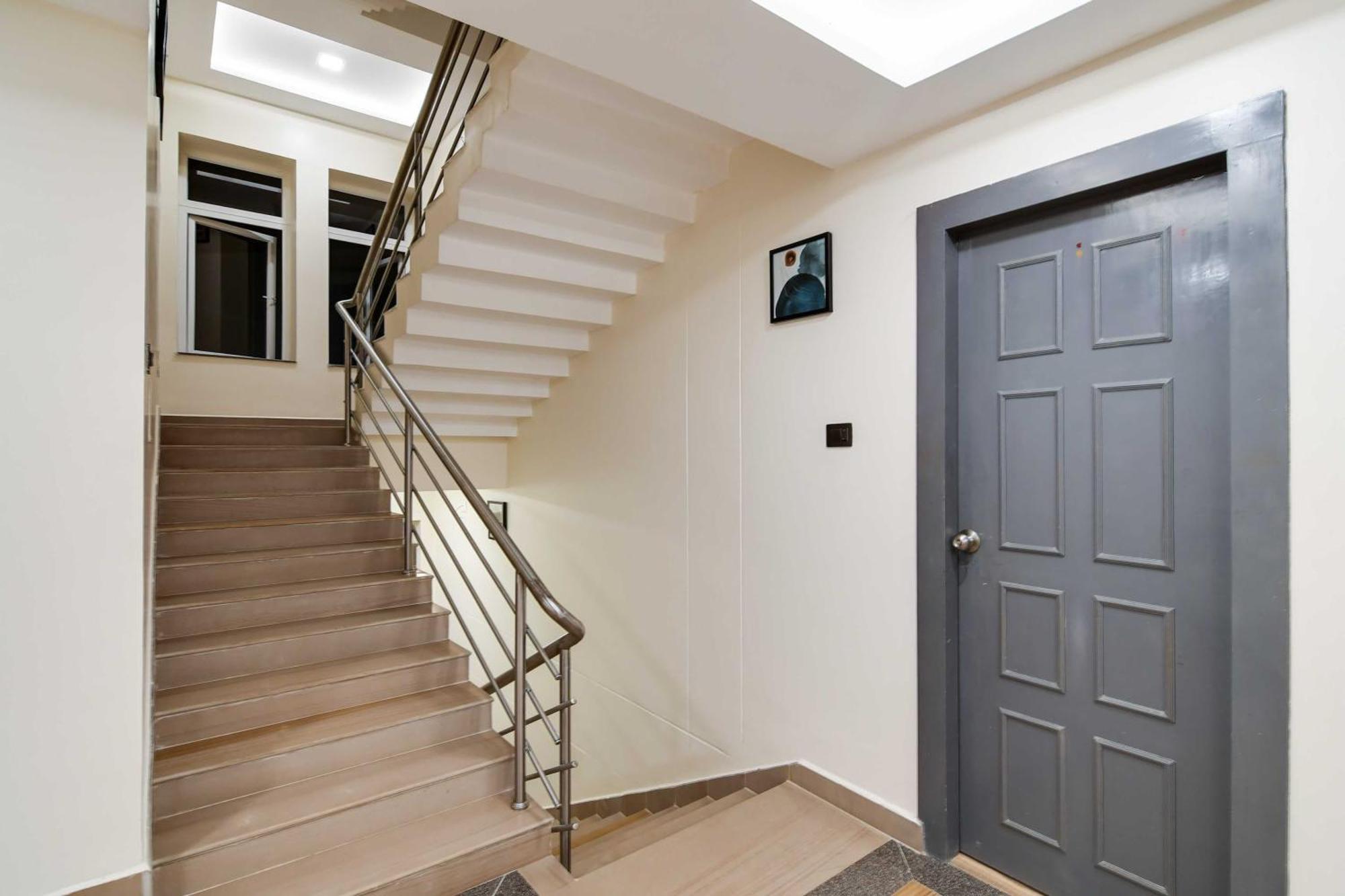 Super Townhouse Oak Sayhallo Ecstasy 부바네스 외부 사진